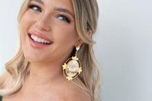 Load image into Gallery viewer, The Pink Reef Vintage Swan Cameo Earring