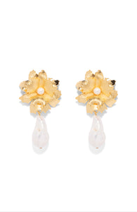 The Pink Reef Lace Floral Earring with Baroque Pearl