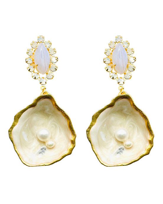 The Pink Reef Jewel Oyster in Blue Agate