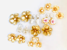 Load image into Gallery viewer, The Pink Reef small double golden flower with pearl