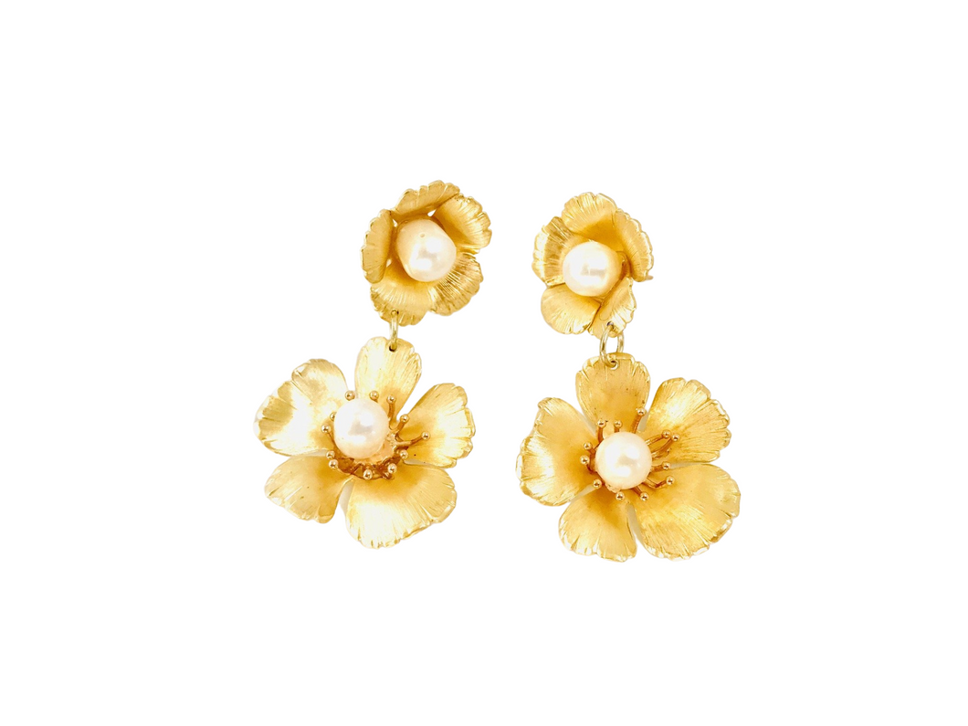 The Pink Reef small double golden flower with pearl